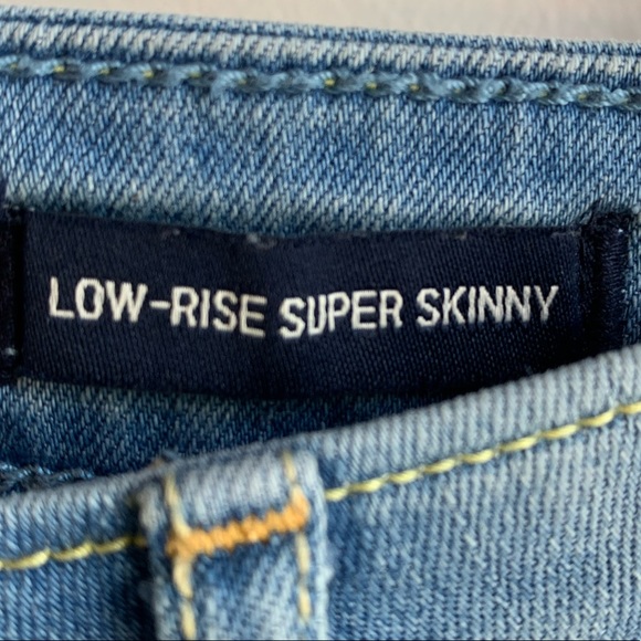 Hollister Light Wash Low-Rise Distressed Super Skinny Jeans - Picture 4 of 5